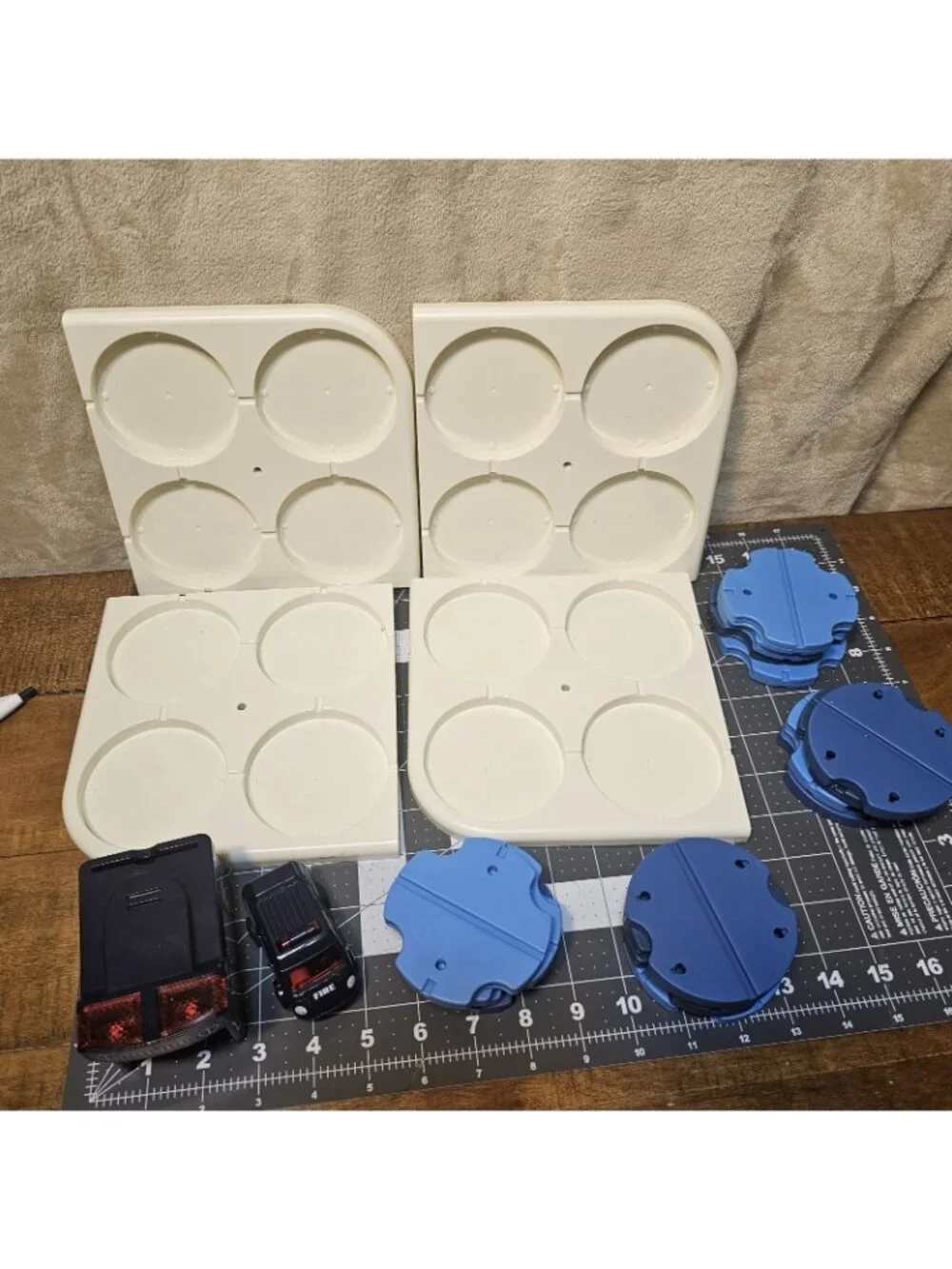 Flipo A-Maze Tracks DIY Track Maze Set with Battery Powered Police Car WORKS